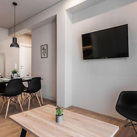 Piraeus Deluxe 2Bdr Apt - Near Metro And Port Екстериор снимка