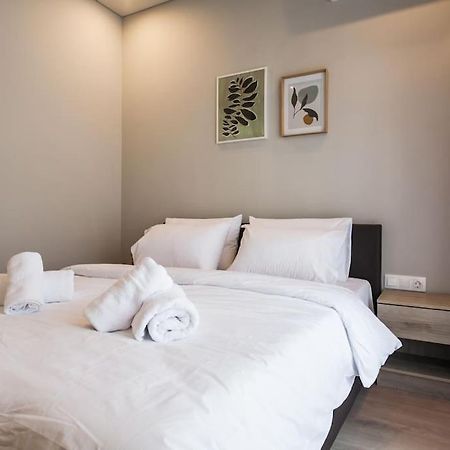 Piraeus Deluxe 2Bdr Apt - Near Metro And Port Екстериор снимка