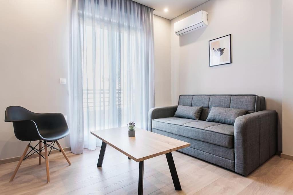 Piraeus Deluxe 2Bdr Apt - Near Metro And Port Екстериор снимка
