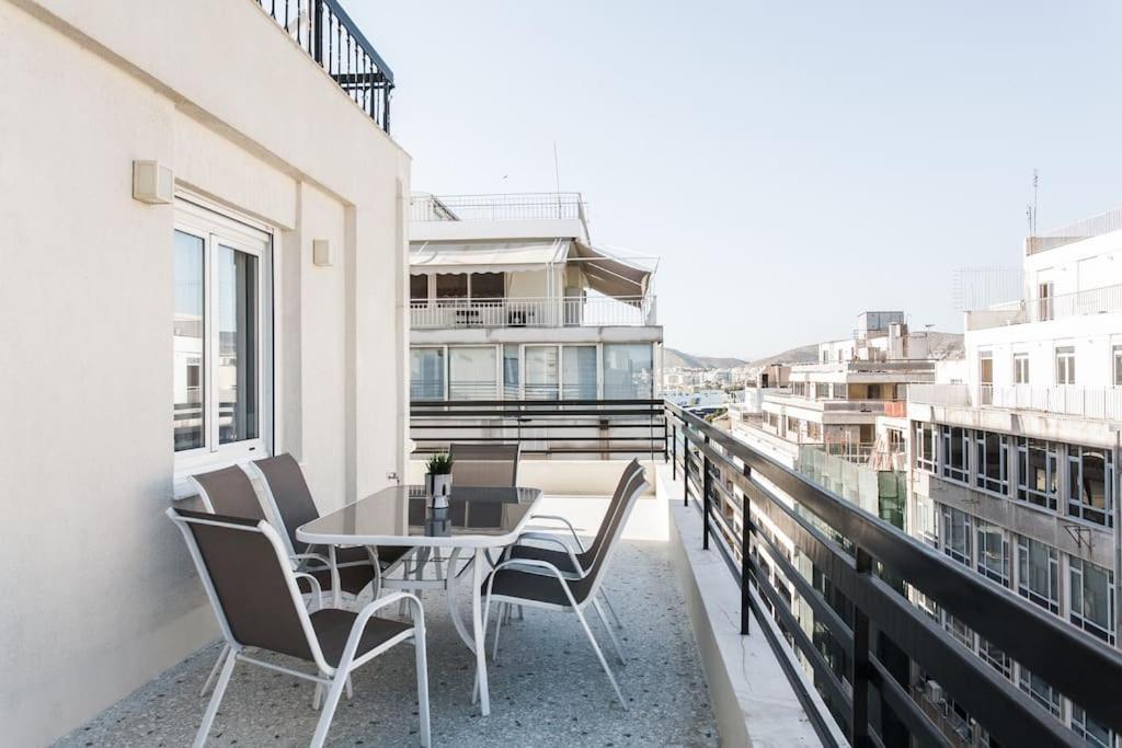 Piraeus Deluxe 2Bdr Apt - Near Metro And Port Екстериор снимка