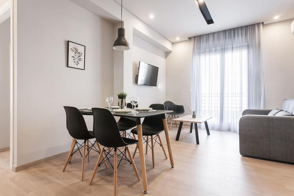 Piraeus Deluxe 2Bdr Apt - Near Metro And Port Екстериор снимка