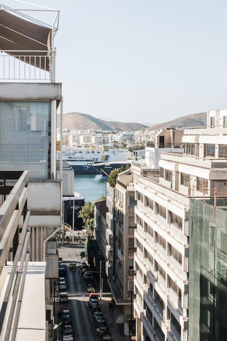 Piraeus Deluxe 2Bdr Apt - Near Metro And Port Екстериор снимка