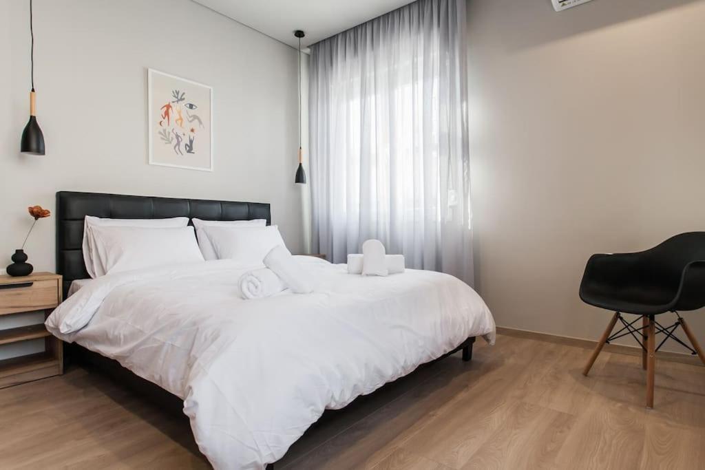 Piraeus Deluxe 2Bdr Apt - Near Metro And Port Екстериор снимка